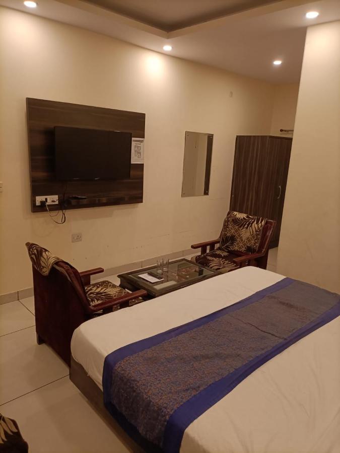 Hotel Aerotech Near Igi Airport New Delhi Ngoại thất bức ảnh